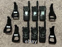Lot de 6 radios bidirectionnelles UHF à 4 canaux Motorola CLS1410 avec batteries