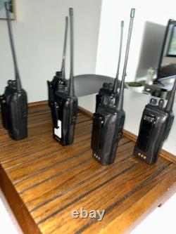 Lot de 6 radios portables bidirectionnelles Motorola CP200. AAH50RDC9AA1AN/AAH50RDC9AA2N