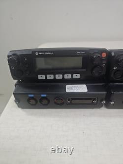Lot de cinq (5) radios bidirectionnelles Motorola XTL2500 700-800 MHz UHF M21URM9PW1AN