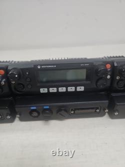 Lot de cinq (5) radios bidirectionnelles Motorola XTL2500 700-800 MHz UHF M21URM9PW1AN