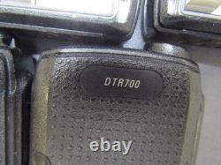 Lot de cinq radios bidirectionnelles Motorola DTR700 DTS150NBDLAA 900 MHz en état de fonctionnement