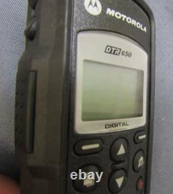 Lot de dix radios bidirectionnelles numériques Motorola DTR650 900 MHz avec antenne