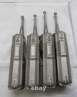 Lot de quatre radios bidirectionnelles numériques Motorola DTR650 900 MHz avec antenne