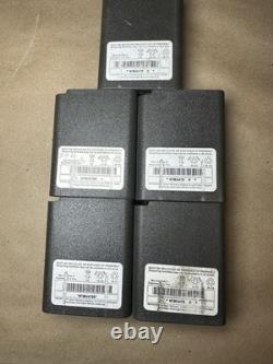 Lot de radios portables Motorola MTX-800 (5) avec chargeurs, batteries et étuis