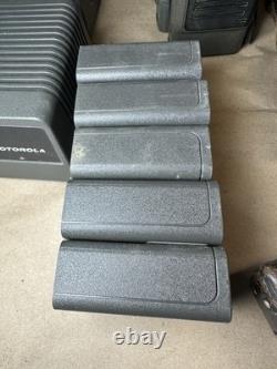 Lot de radios portables Motorola MTX-800 (5) avec chargeurs, batteries et étuis