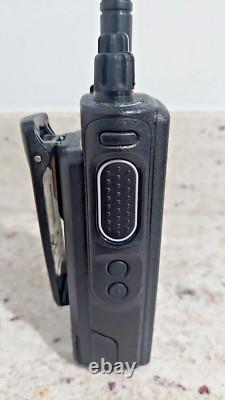 MINT Motorola XPR 7550e RADIO BIDIRECTIONNEL AAH56RDN9RA1AN avec Batterie et Antenne
