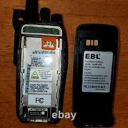 MOTOROLA AAH55TDH9LA1AN XPR 6550 UHF 450-520 MHz PORTABLES. CONNECT PLUS. ÉTAT NEUF