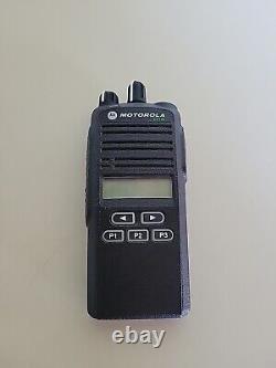 MOTOROLA CP185 AAH03RDF8AA7AN Radio bidirectionnelle