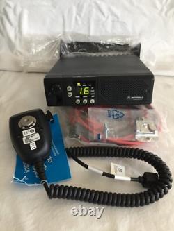MOTOROLA GM300 VHF 146-174MHZ 45WATT 16CH BANDE LARGE M43GMC29C2AA AVEC NOUVEAUX ACCESSOIRES