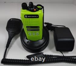 MOTOROLA HT1250 UHF 403-470 MHz Radio bidirectionnelle Police, Pompiers, SAMU AAH25RDF9AA5AN
