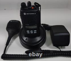 MOTOROLA HT1250 UHF 450-520 MHz Radio bidirectionnelle Police, Pompiers, EMS AAH25SDF9AA5AN