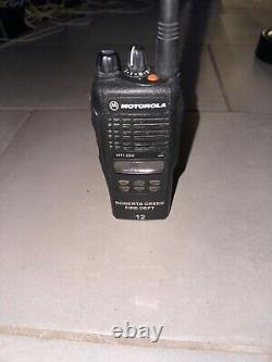 MOTOROLA HT1250 VHF 136-174MHz Radio bidirectionnelle Police Incendie EMS AAH25KDF9AA5AN