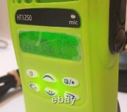 MOTOROLA HT1250 VHF 136-174MHz Radio bidirectionnelle Police Pompiers EMS AAH25KDF9AA5AN