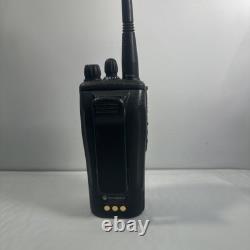 MOTOROLA Radio Bi-Directionnel CP200D UHF MODÈLE# AAH01QDC9JA2AN ensemble complet