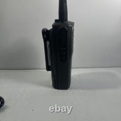 MOTOROLA Radio Bi-Directionnel CP200D UHF MODÈLE# AAH01QDC9JA2AN ensemble complet