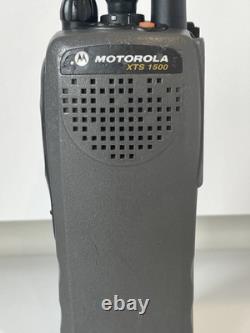 MOTOROLA XTS 1500 UHF 450-520 MHz Nouvelle Batterie/Antennes Programmation Gratuite