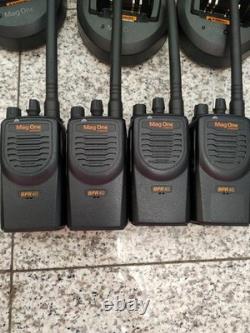 Mag One de Motorola BPR40 Chargeur 8CH Radio Bidirectionnelle (4 pièces) et BASE DE CHARGE (4 pièces)