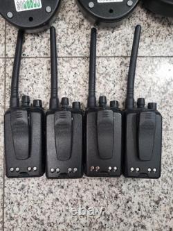 Mag One de Motorola BPR40 Chargeur 8CH Radio Bidirectionnelle (4 pièces) et BASE DE CHARGE (4 pièces)