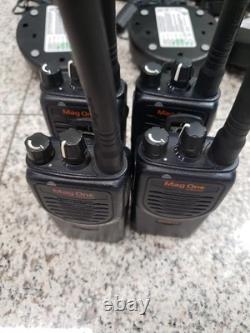 Mag One de Motorola BPR40 Chargeur 8CH Radio Bidirectionnelle (4 pièces) et BASE DE CHARGE (4 pièces)