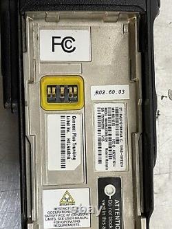 Motorola AAH56UCC9RB1AN XPR7380 Radio bidirectionnelle 800/900 MHz avec batterie
