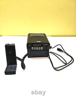 Motorola CDM1550 LS+ 136-174 MHz 45 Watt VHF Base Radio Astron à deux voies avec micro de bureau
