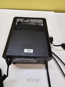 Motorola CDM1550 LS+ 136-174 MHz 45 Watt VHF Base Radio Astron à deux voies avec micro de bureau
