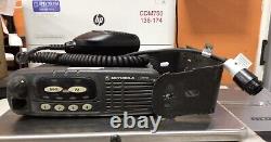 Motorola CDM750 136-174 MHz VHF 45w Radio bidirectionnel à distance avec tête amovible AAM25KKC9AA1AN