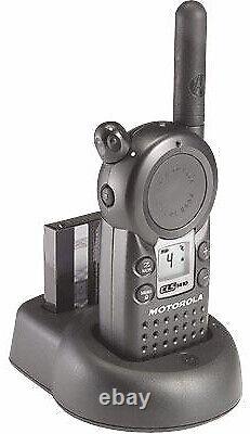 Motorola CLS1410 (2 Pack) Talkie-walkie professionnel à deux voies, 4 canaux, 56 fréquences UHF