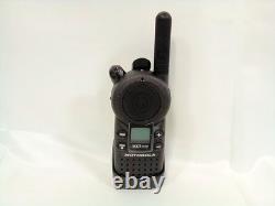 Motorola CLS1410 radio bidirectionnelle professionnelle UHF à 4 canaux avec batterie PMNN4497A