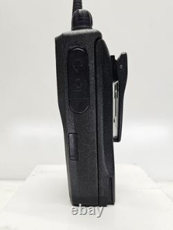 Motorola CP200D UHF 403-470 16 Canaux 4 Watts Radio Analogique (Kit Complet)