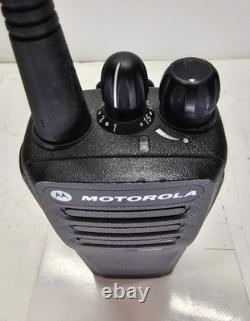 Motorola CP200D UHF 403-470 16 canaux 4 watts radio analogique (kit complet)