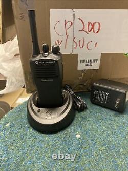 Motorola CP200 Radio Bidirectionnel à 16 Canaux Noir