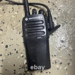 Motorola CP200d, Modèle # AAH01QDC9JC2AN, 16 CH, ANALOGIQUE, UHF, 403-470 MHz, PROG