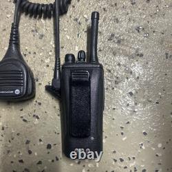 Motorola CP200d, Modèle # AAH01QDC9JC2AN, 16 CH, ANALOGIQUE, UHF, 403-470 MHz, PROG