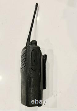 Motorola CP200d UHF 16 canaux radio portable analogique VOX avec chargeur et 2 micros