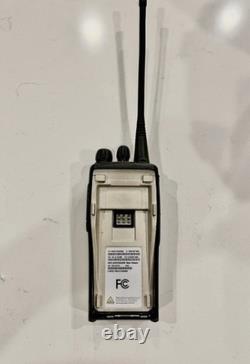 Motorola CP200d UHF 16 canaux radio portable analogique VOX avec chargeur et 2 micros