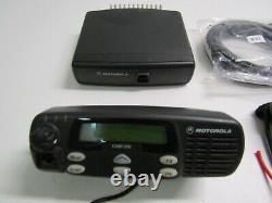 Motorola Cdm1250 136-174 Mhz Vhf 45w Télécommande À Deux Voies Radio Aam25kkd9aa2an