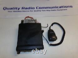 Motorola Cdm750 36-42 Mhz Basse Bande Radio À Deux Voies Avec Micro Aam25ckc9aa1an