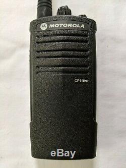 Motorola Cp110m Vhf Murs La Radio Bidirectionnelle. Compatible Avec Walmart Rdm2070d
