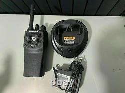 Motorola Cp140 Uhf Mdh65rdc9aa2an Radio Bidirectionnelle