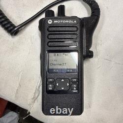 Motorola DP4600e UHF Radio bidirectionnelle avec accessoires complets