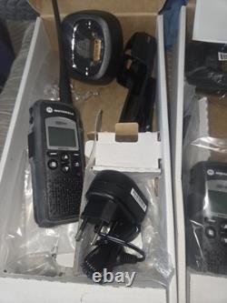 Motorola DTR600 Radio Numérique 2 Voies / Comprend Étui/Antenne/Batterie/Chargeur