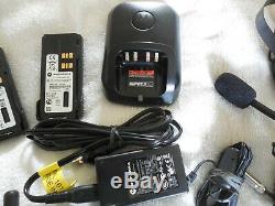 Motorola De Vhf 136-174 128 Ch De. 5w Radios Bidirectionnelles Avec Casques Aah02jdh9ja