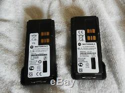 Motorola De Vhf 136-174 128 Ch De. 5w Radios Bidirectionnelles Avec Casques Aah02jdh9ja