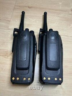 Motorola Dp3600 Uhf Radios Bidirectionnelles / Talkies Walkie Avec Batteries Et Chargeur