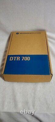 Motorola Dtr700 Radio Numérique À Deux Voies 50 Channel 900 Mhz Avec Accessoires
