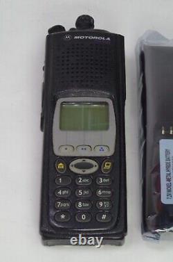 Motorola H18uch9pw7an Xts5000r Uhf 764-870mhz Radio Bidirectionnelle Avec Batterie