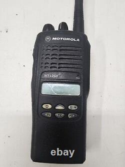 Motorola HT1250 136-174 MHz VHF Deux Voies Radio AAH25KDF9AA5AN