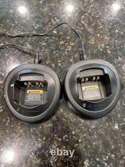 Motorola HT1250 LS+ Radio Bi-Directionnel UHF 450-512MHz LOT (2) avec Chargeurs et Batterie