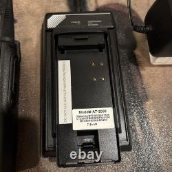 Motorola HT1250 Radios Bi-Directionnels (2) + Accessoires, Utilisés Testés Fonctionnels Motorola HT1250 Radios Bi-Directionnels (2) + Accessoires, Utilisés Testés Fonctionnels